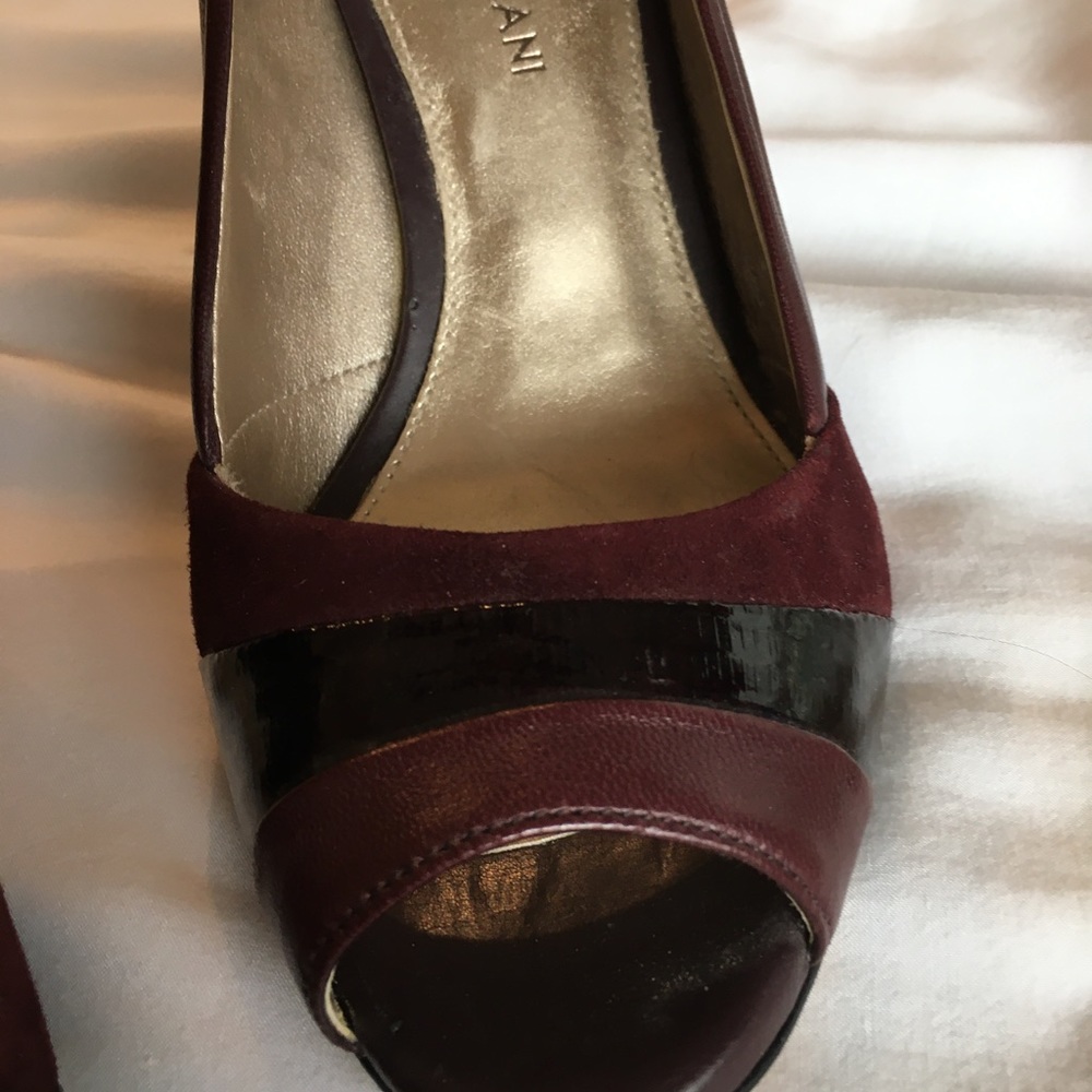 Shoes - Picture 2 of 6